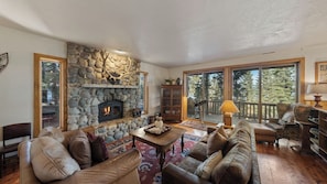 House (4 Bedrooms) | Interior - Ellis Peak by Avantstay Beautiful Mckinney Cabin w/ Filtered Lake Views (Homewood)