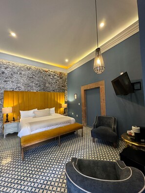 Deluxe Suite | Premium bedding, down duvets, individually decorated - Hotel Boutique Plaza Madero (Salvatierra)