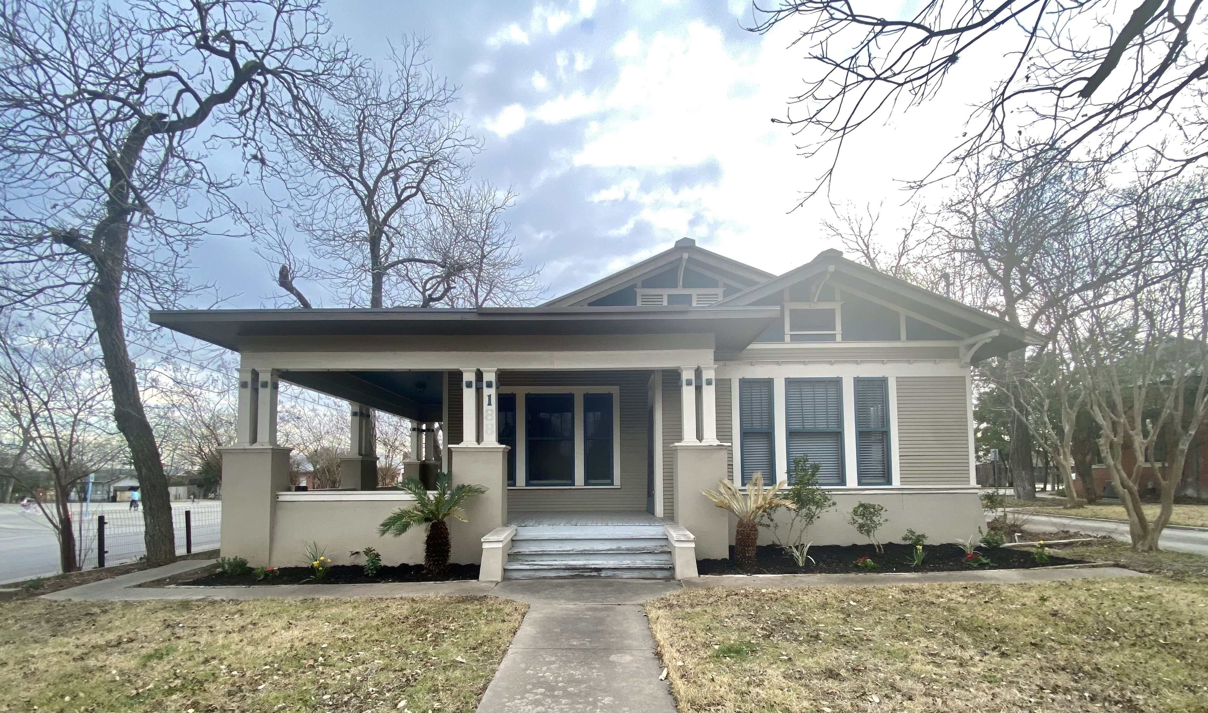 Serendipity Haus~5 minute walk to Comal Tube Shoot