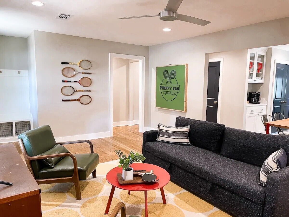 Preppy Pad of Conway