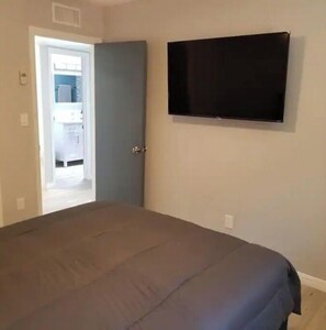 2 bedrooms, iron/ironing board, travel crib, free WiFi