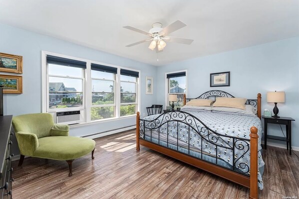 3 bedrooms, iron/ironing board, travel crib, free WiFi