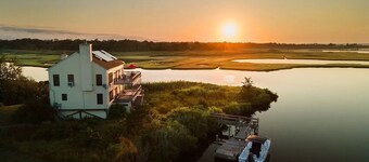 Waterfront Home with Dock! Amazing Views! Close To Beaches!