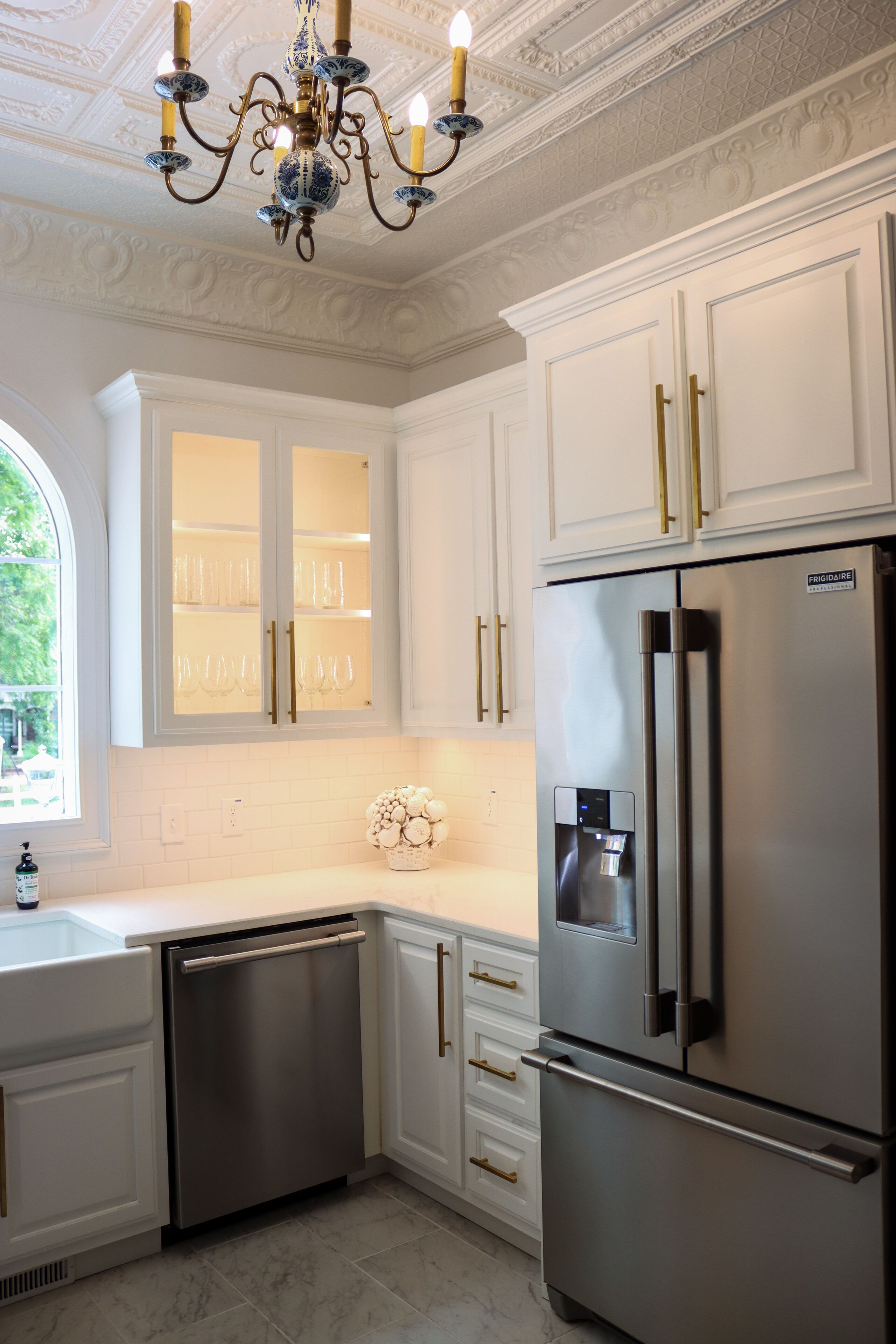 Charming Historic Victorian Home W/Fireplace