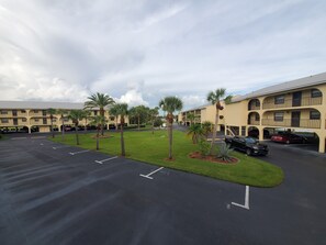 Property grounds - 2/2 Spacious Condo 15 min away from Gulf Coast Beaches (Port Charlotte)