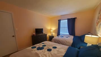 2 bedrooms, desk, iron/ironing board, travel crib
