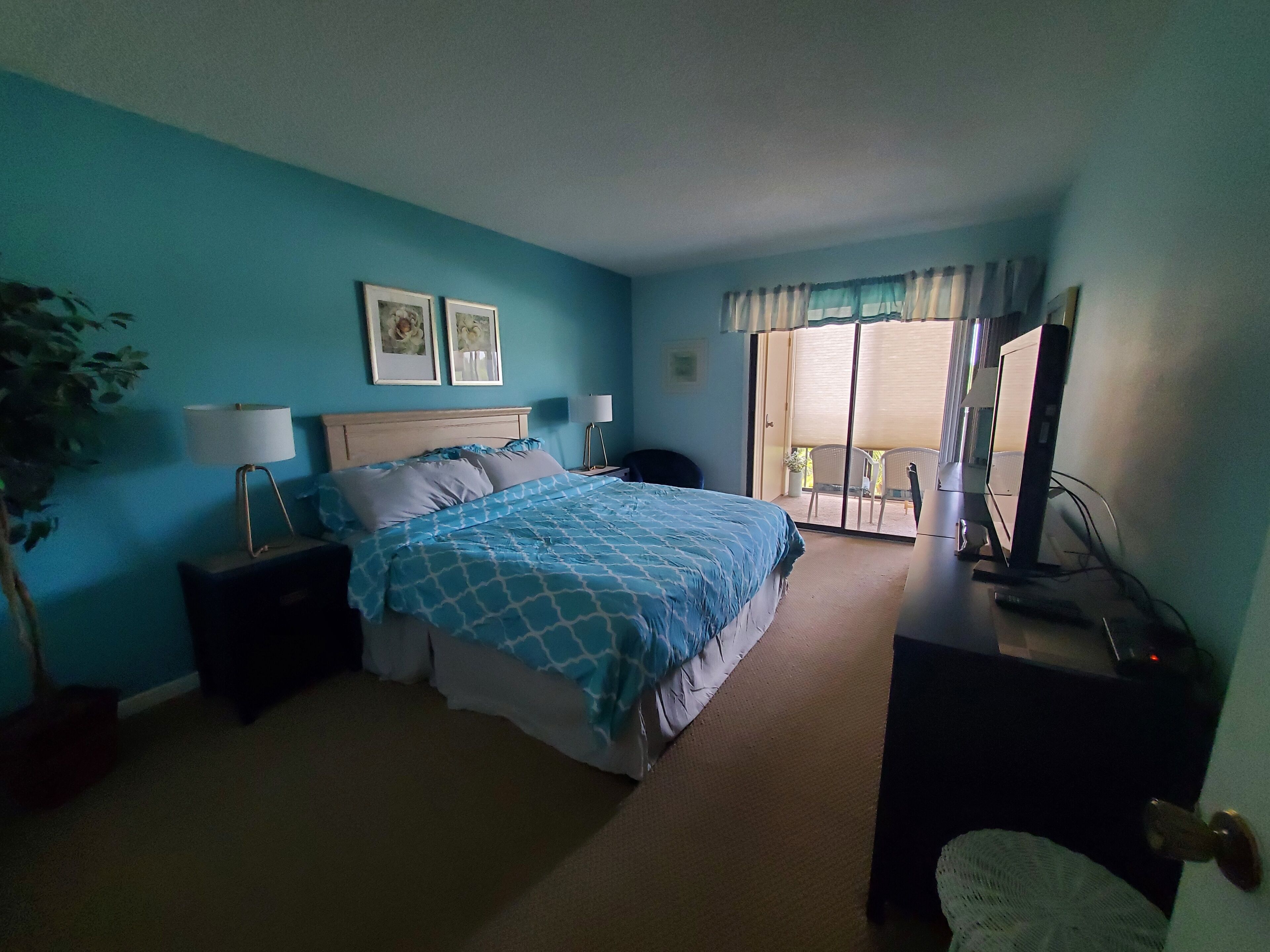 2 عدّة غرف نوم ومكتب ومكواة/لوح كي وسرير سفر