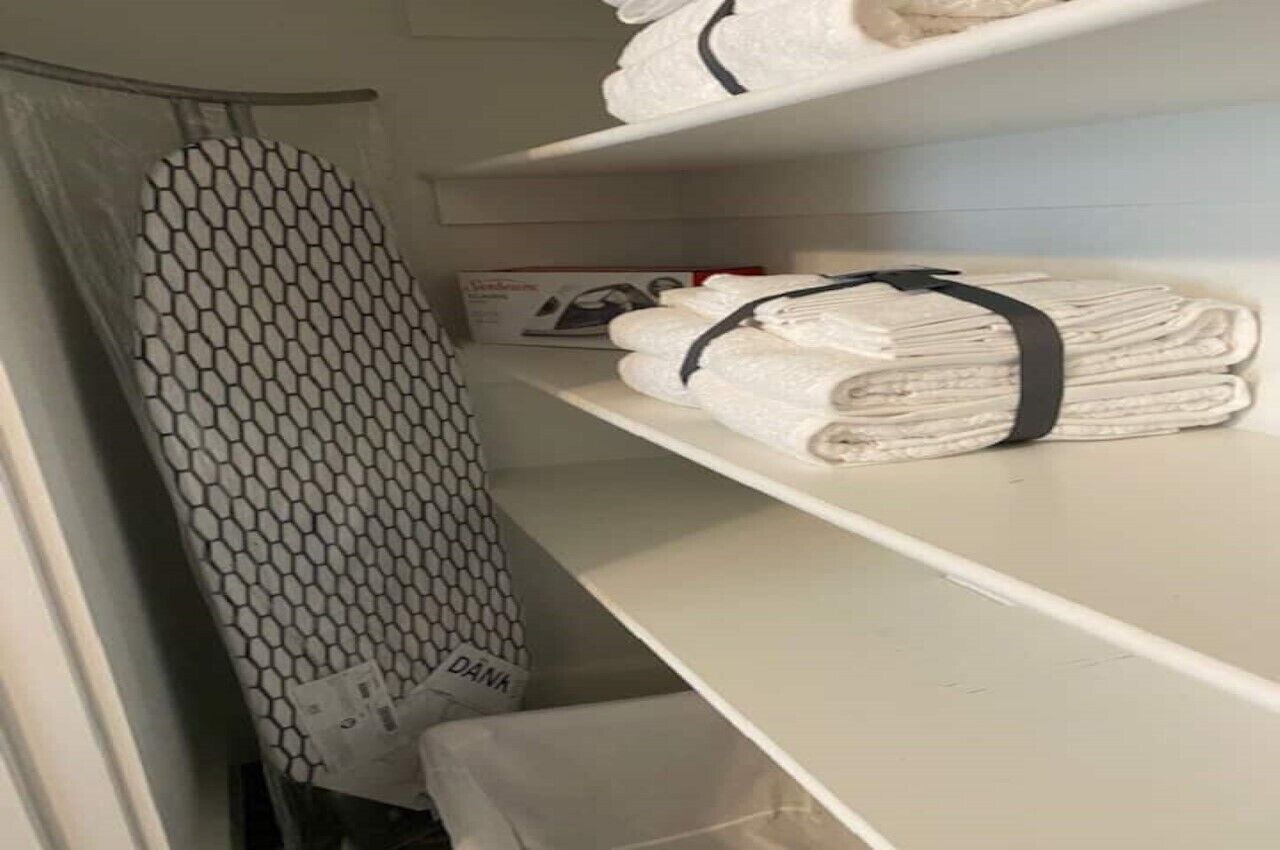 1 BR,1BA room with private entrance $25 cleaning fee!