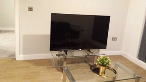 Superior Apartment, Accessible, Ensuite | Lounge - At Home Property (Manchester)