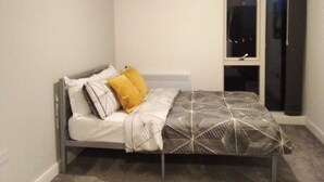 Superior Apartment, Accessible, Ensuite - At Home Property (Manchester)