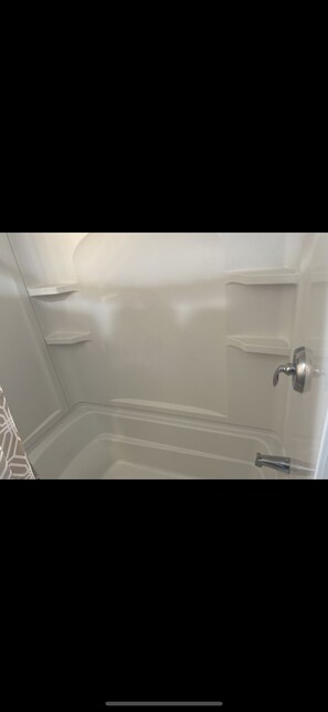 Kombinert dusj/badekar og såpe