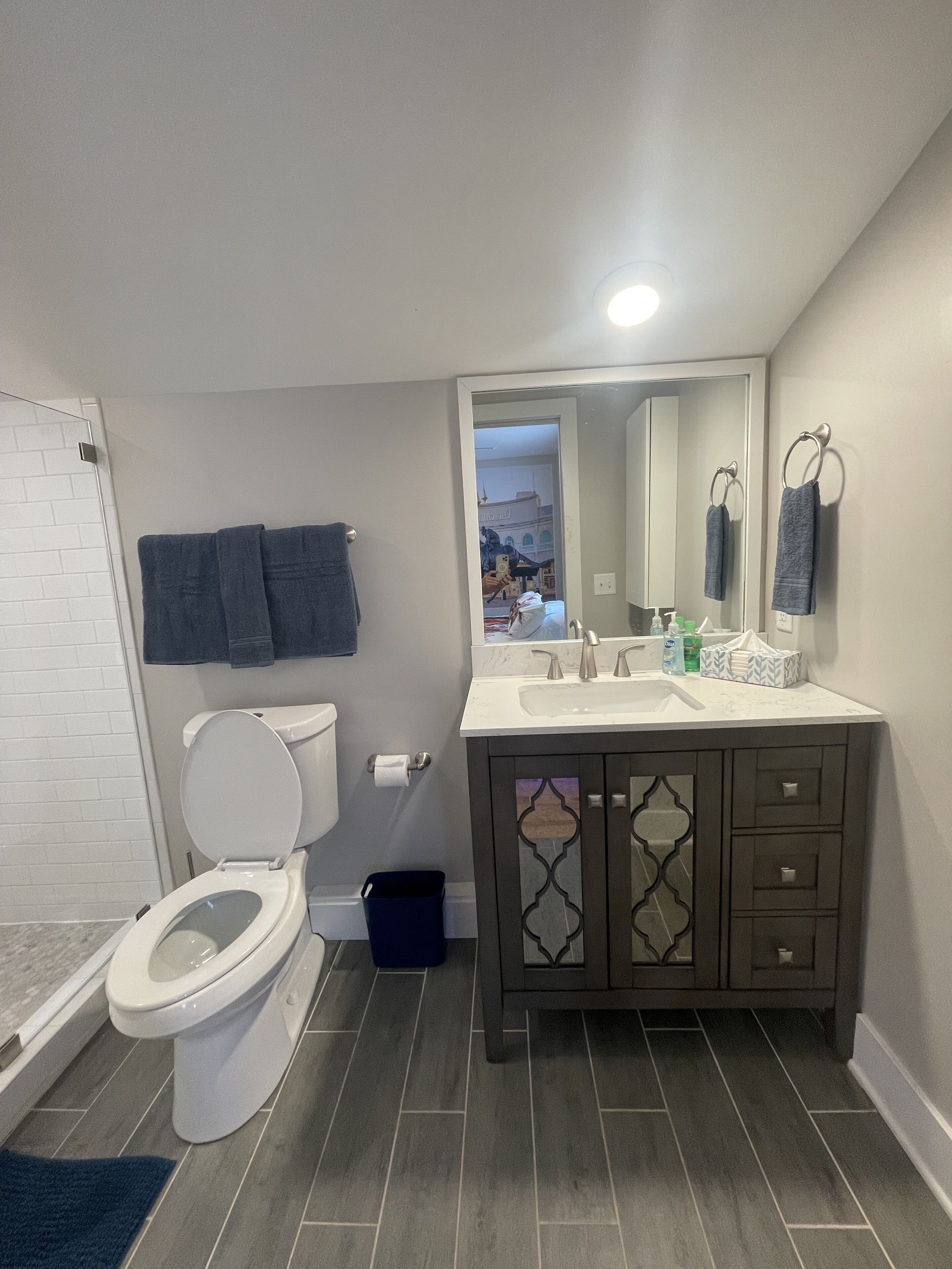 Combined shower/bathtub, hair dryer, towels, soap