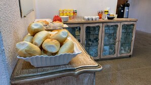 Komplett frokost er inkludert hver dag