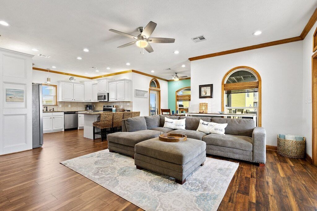 Turtle Time in your OWN shell at the beach! Sleeps 20!