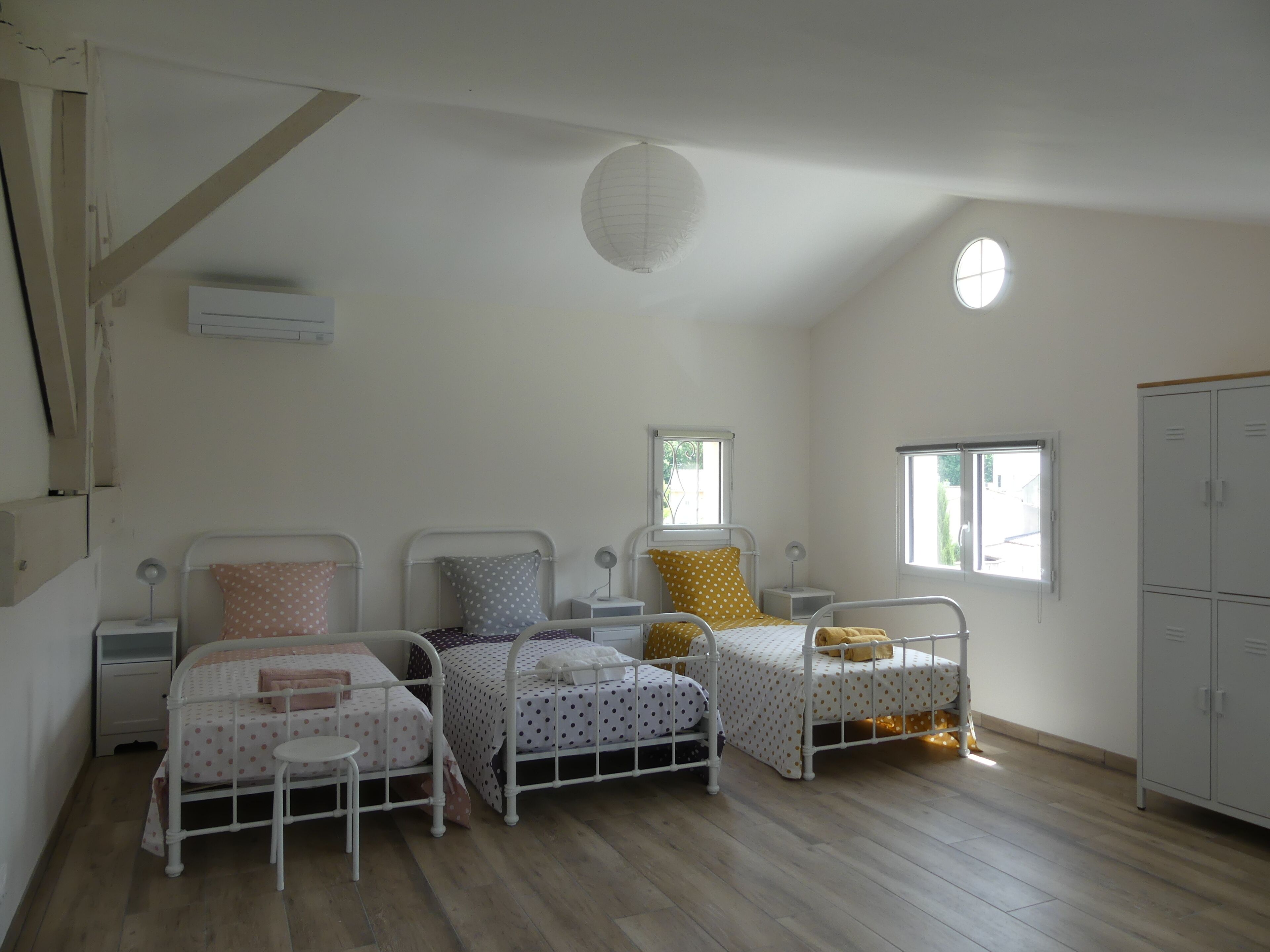 Maison de 300m2 Piscine, Salle de Sport et Salle de Cinéma aux Portes du Lubéron