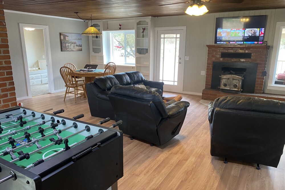 Family Home on a Golf Course near Yosemite!