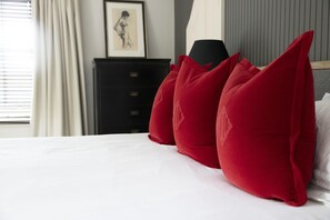 4 chambres, fer et planche à repasser, Wi-Fi, draps fournis