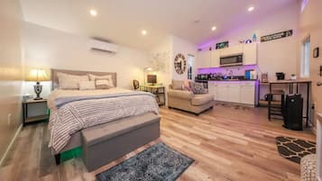 1 habitación, escritorio, wifi gratis y ropa de cama