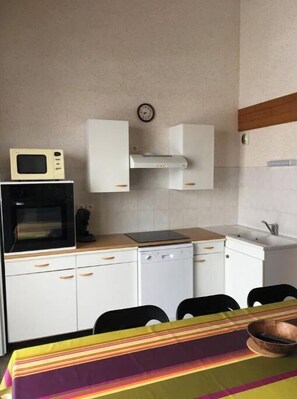 Refrigerador, microondas, parrilla de estufa y lavavajillas