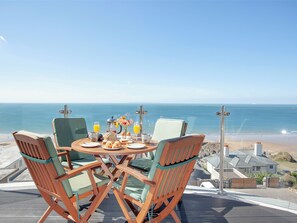 Outdoor dining - 2 bedroom accommodation in Woolacombe (Woolacombe)