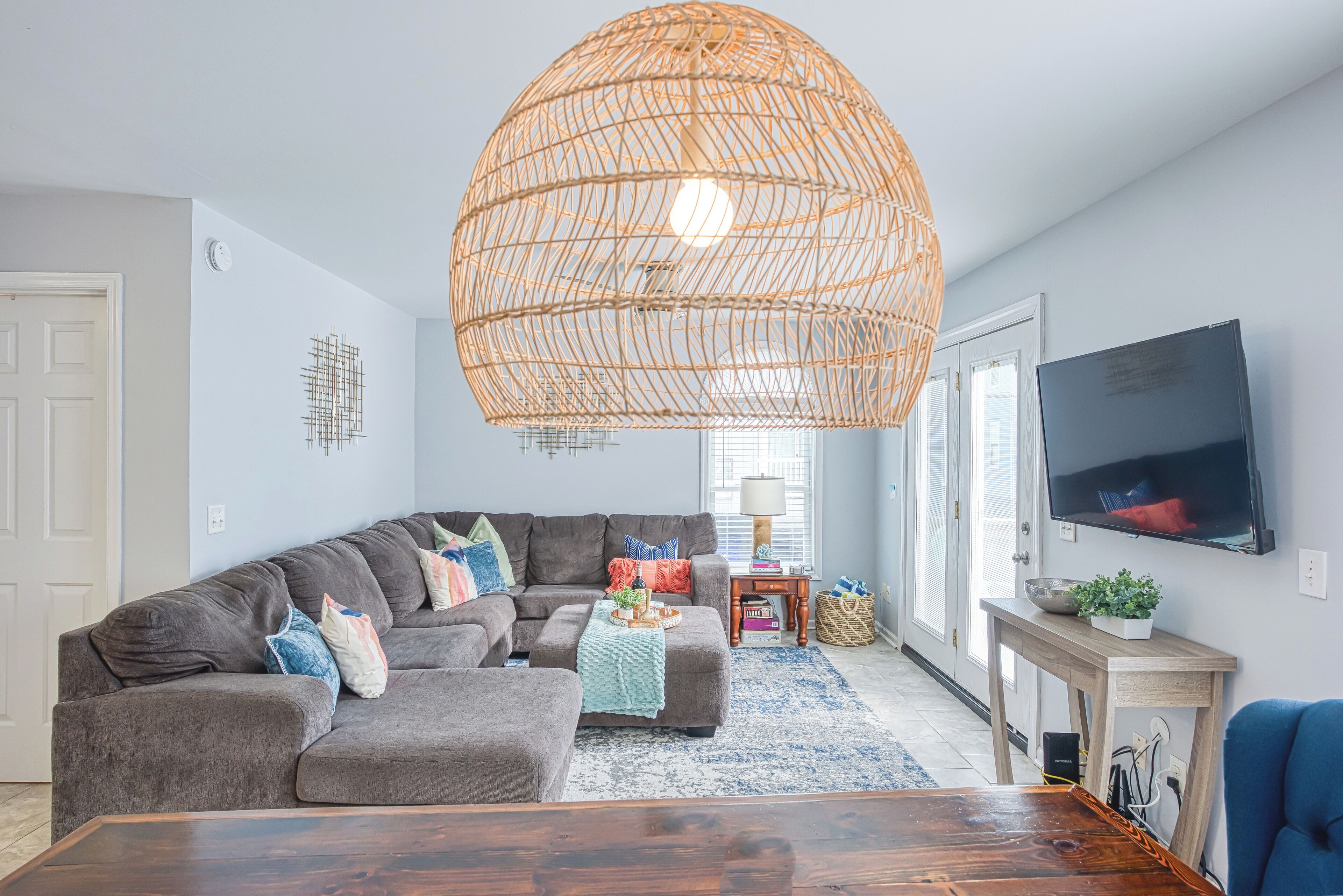 Smart TV, DVD player, books