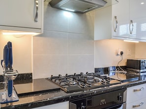 Cookware/dishes/utensils