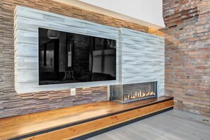 Interior - ❤️of Downtown All New! Mod 6BR ☆6min→ Pearl☆Hottub (Boulder)