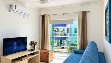 Premium Apartment | Living area | 40-inch Smart TV with digital channels, TV, Netflix