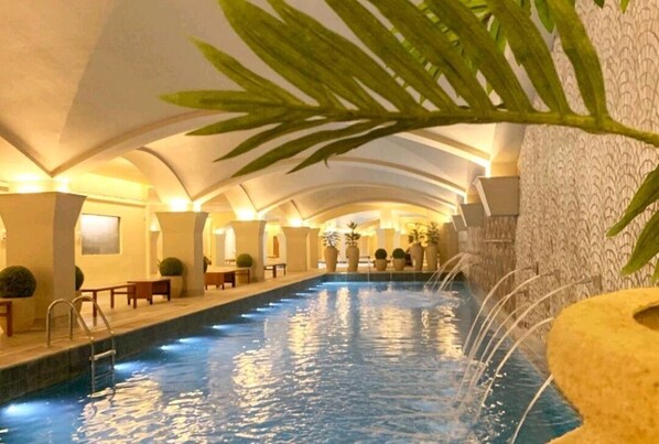 Innenpool, beheizter Pool