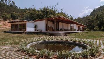 Sauna, hot tub, steam room, Turkish bath, body treatments