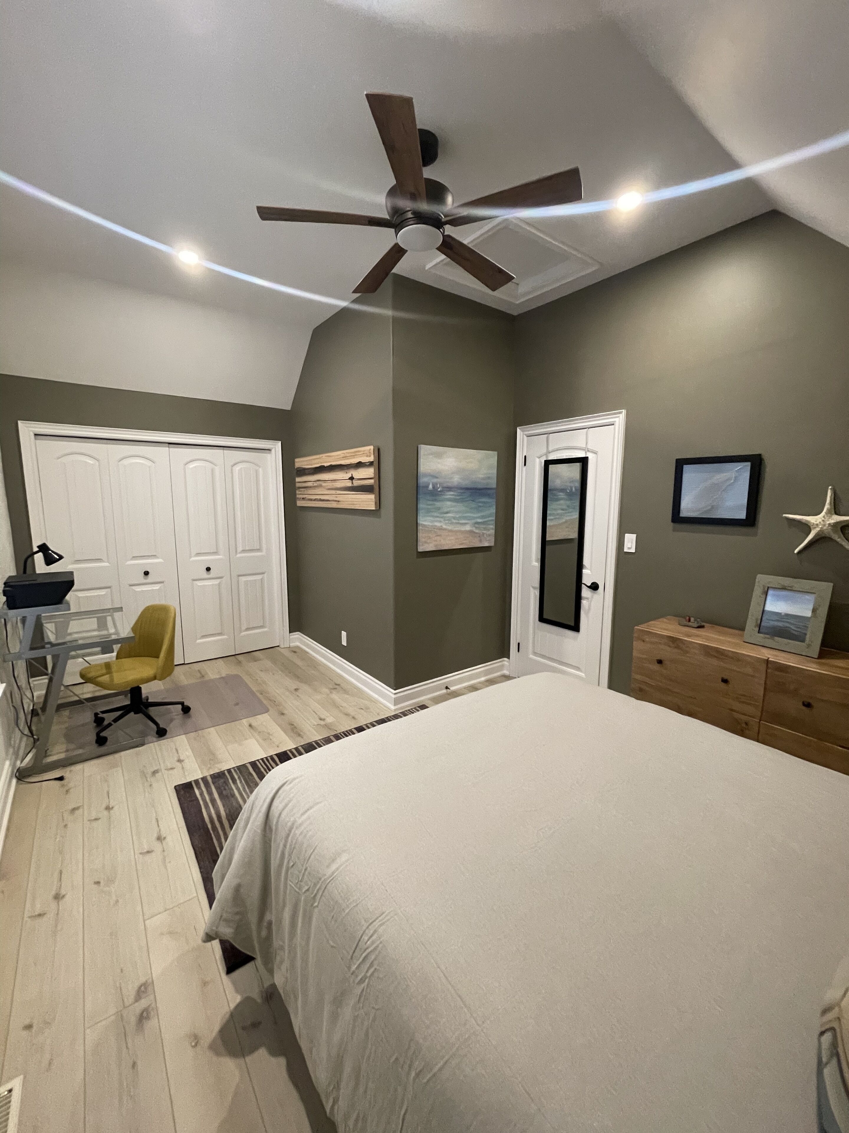 Luxury lakeside A-Frame 