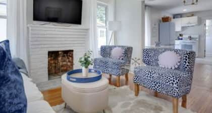 The Blue Bungalow- NC State, ITB, Cameron Village