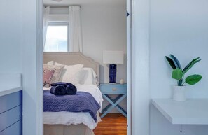 2 bedrooms, desk, iron/ironing board, travel crib