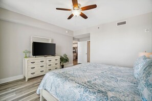 3 bedrooms, desk, iron/ironing board, WiFi