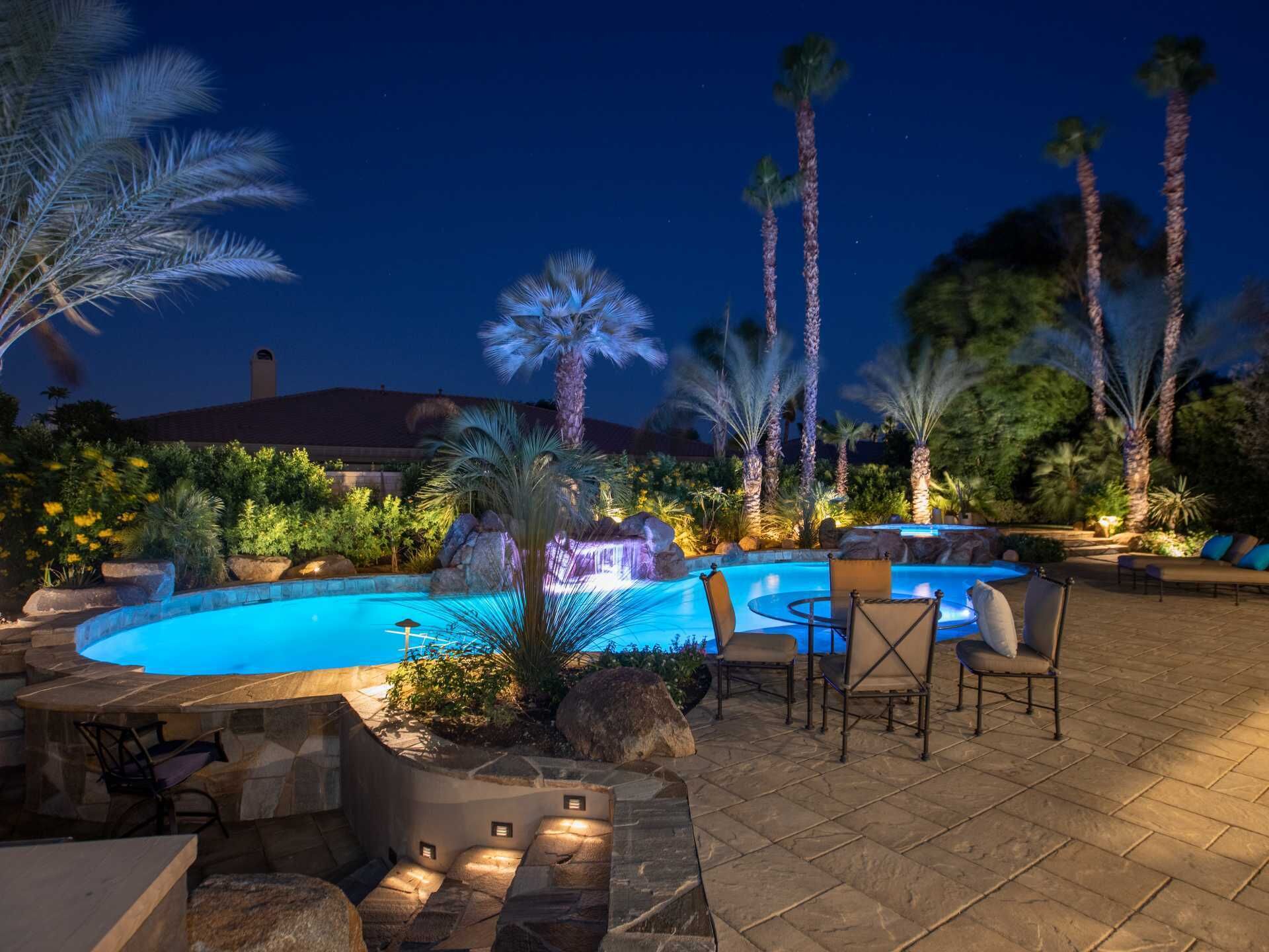 Private Resort Feel / Large outdoor entertainers dream
