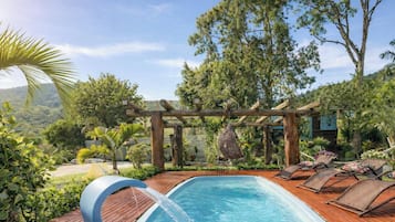 Honeymoon House, Pool Access, Garden View | Room amenity