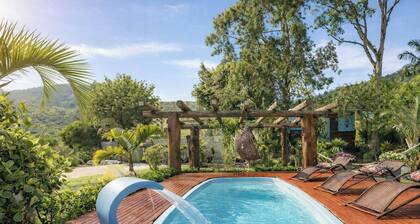 Casa com Piscina em Gov Celso Ramos - SC