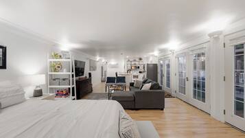 1 dormitorio, tabla de planchar con plancha, wifi gratis y ropa de cama