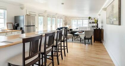 BOATHOUSE LOFT - Loft with million dollar views!