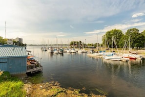 Marina - BOATHOUSE LOFT - Loft with million dollar views! (Belleville)
