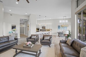 Living area - Newly Remodeled Home StoneRidge Estates, Mission Hills Country Club (Rancho Mirage)