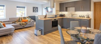 The Spencer Suite - UK40476