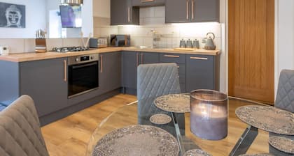 The Spencer Suite - UK40476
