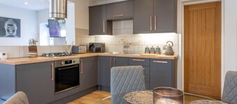 The Spencer Suite - UK40476