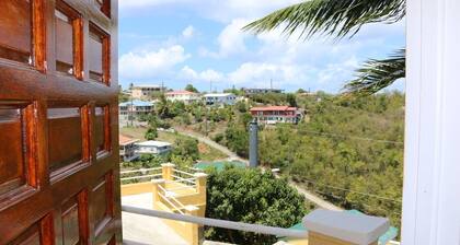 Discover Hideaway Chateaux:A Secluded Island Studio Oasis w/ Pool & Scenic Views