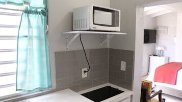 Frigorifero, microonde, macchina per tè/caffè