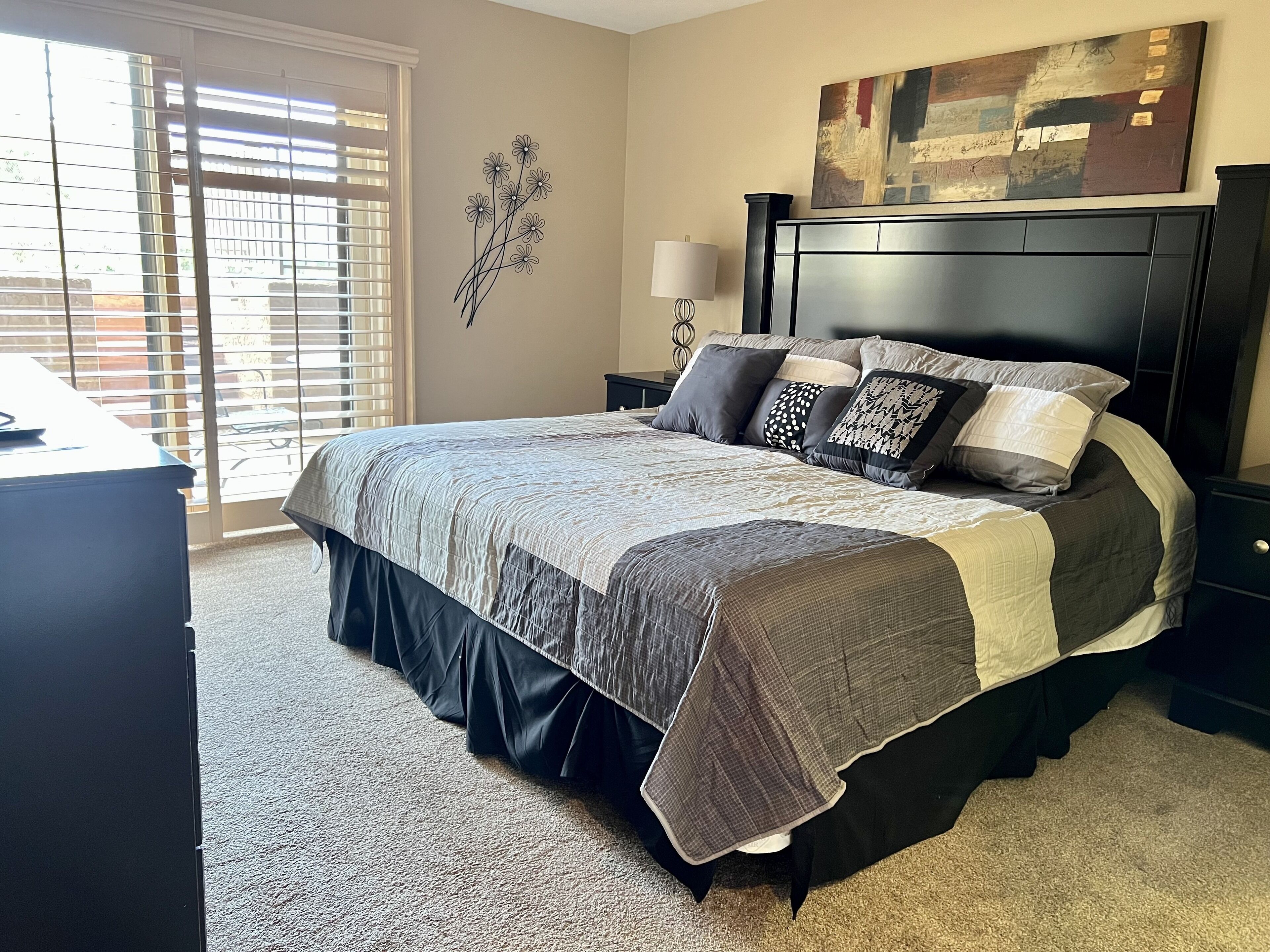 2 室のベッドルーム、アイロン / アイロン台、旅行用ベビーベッド、WiFi (無料)