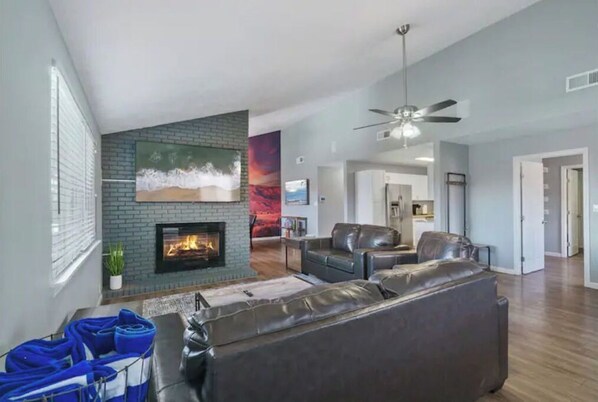 Smart TV, fireplace, foosball, stereo