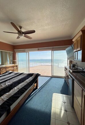 2 bedrooms, WiFi - Ocean View King Suite (Rosarito)