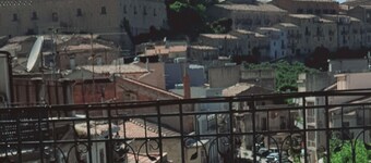 Palazzo d'epoca, servizio b&b, terrazza panoramica vista castello